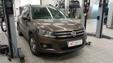 Volkswagen Tiguan 2014 года, 163 950 км - вид 3