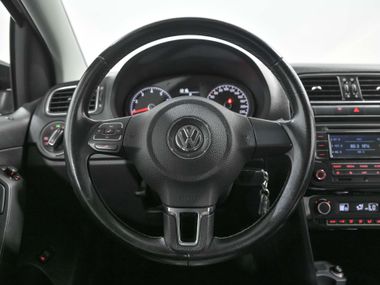 Volkswagen Polo 2014 года, 142 000 км - вид 9