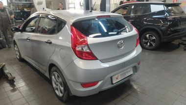 Hyundai Solaris 2014 года, 119 765 км - вид 4