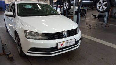 Volkswagen Jetta 2016 года, 122 919 км - вид 3