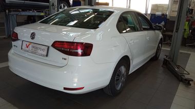 Volkswagen Jetta 2016 года, 122 919 км - вид 4