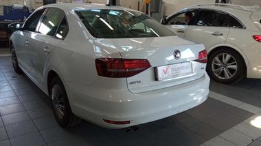 Volkswagen Jetta 2016 года, 122 919 км - вид 5