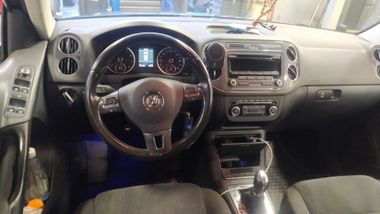 Volkswagen Tiguan 2012 года, 186 000 км - вид 5