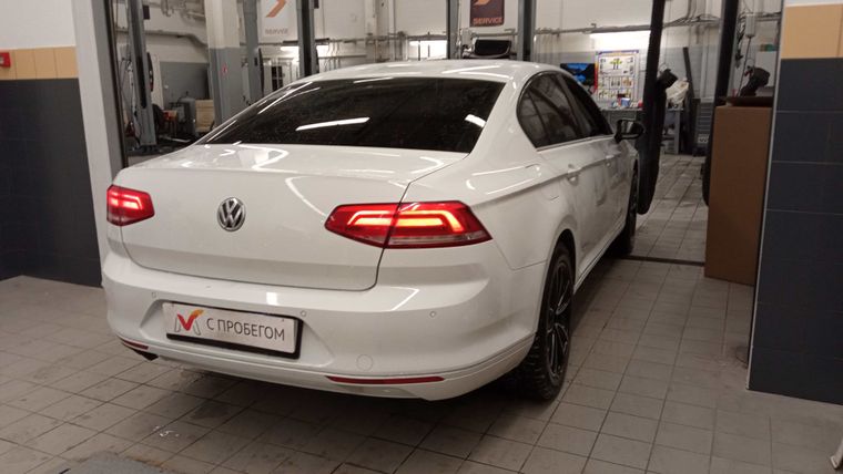 Volkswagen Passat 2015 года, 183 172 км - вид 3