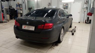 BMW 5 серия 2011 года, 286 804 км - вид 3