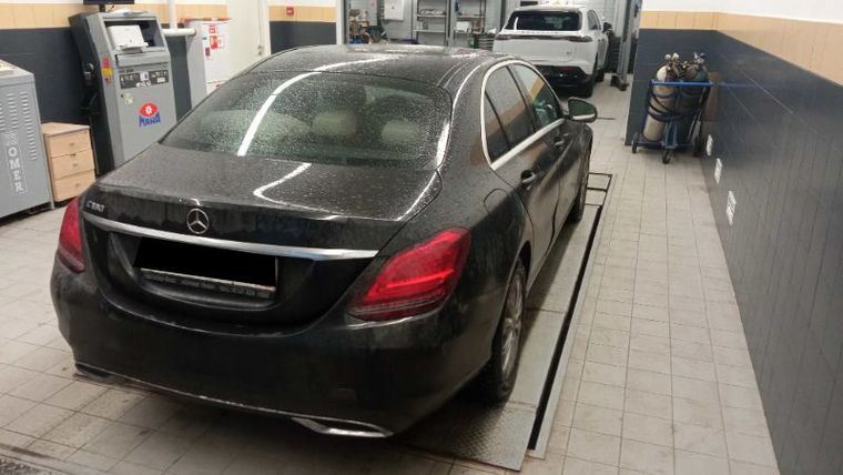 Mercedes-Benz C-класс 2018 года, 133 769 км - вид 3