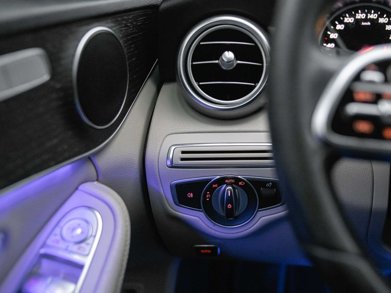 Mercedes-Benz C-класс 2018 года, 133 769 км - вид 9