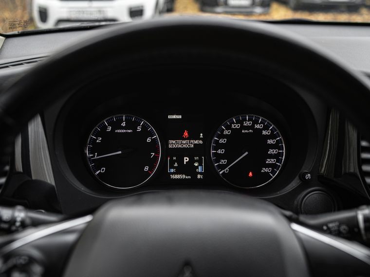 Mitsubishi Outlander 2015 года, 168 697 км - вид 5