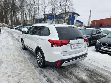 Mitsubishi Outlander 2019 года, 181 000 км - вид 6