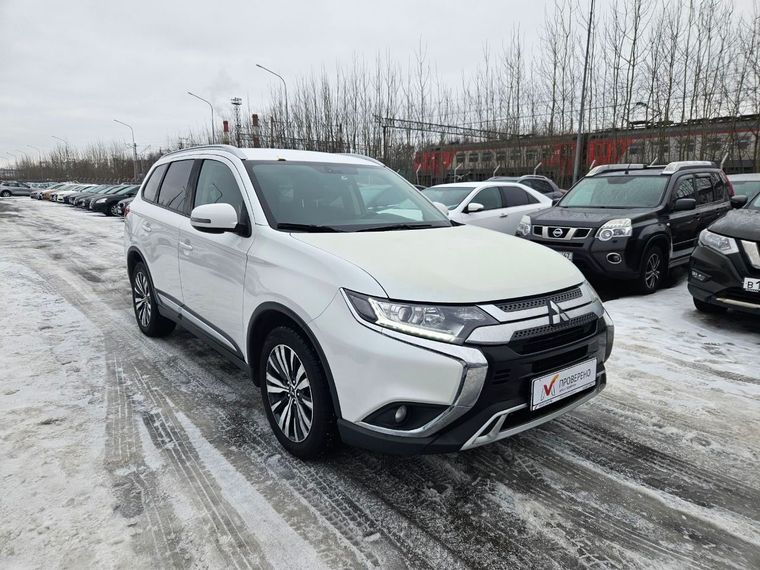 Mitsubishi Outlander 2019 года, 181 000 км - вид 3