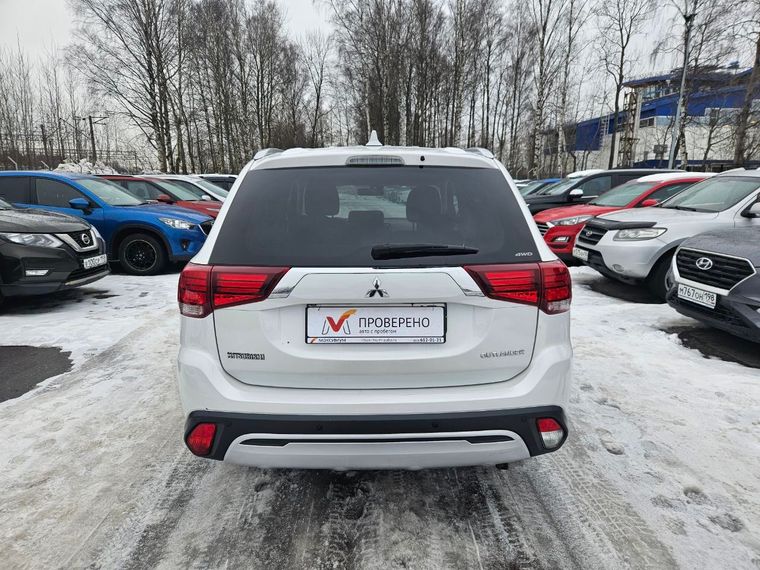 Mitsubishi Outlander 2019 года, 181 000 км - вид 5