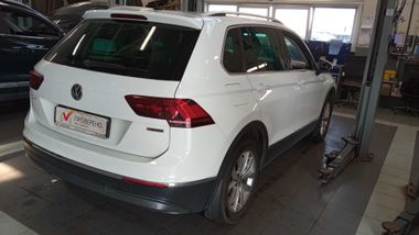 Volkswagen Tiguan 2018 года, 219 967 км - вид 3