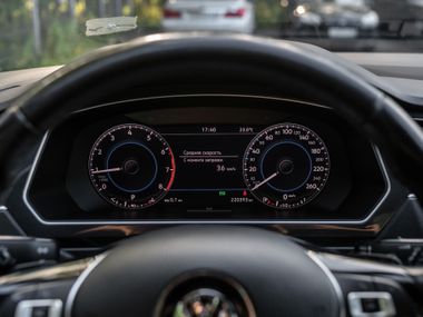 Volkswagen Tiguan 2018 года, 219 967 км - вид 5