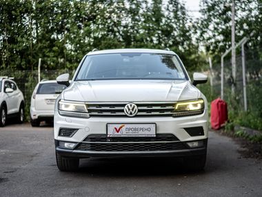 Volkswagen Tiguan 2018 года, 219 967 км - вид 3