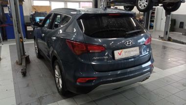 Hyundai Santa Fe 2017 года, 135 442 км - вид 4