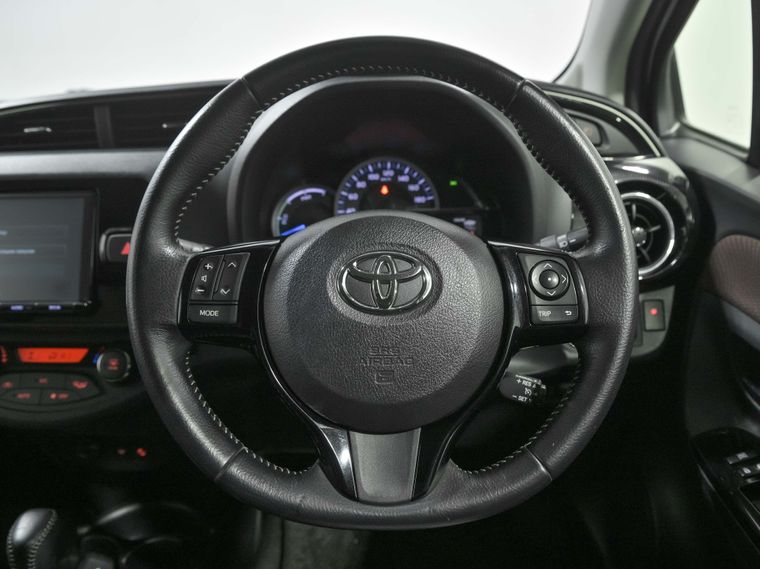 Toyota Vitz 2017 года, 149 974 км - вид 10