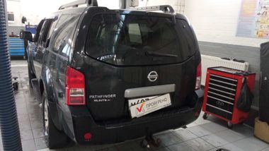 Nissan Pathfinder 2008 года, 221 000 км - вид 4