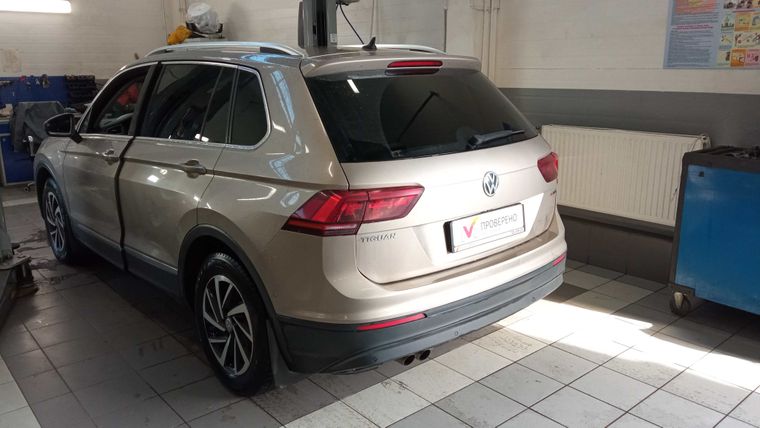 Volkswagen Tiguan 2018 года, 93 000 км - вид 4