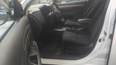 Mitsubishi Outlander 2018 года, 124 391 км - вид 5