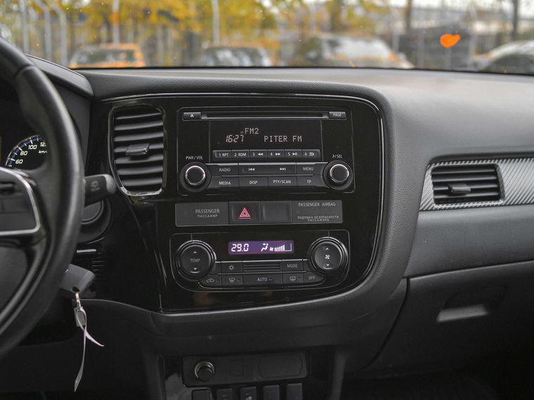Mitsubishi Outlander 2018 года, 124 391 км - вид 9