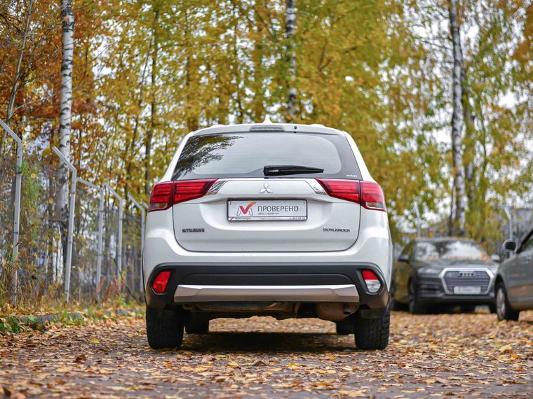 Mitsubishi Outlander 2018 года, 124 391 км - вид 4