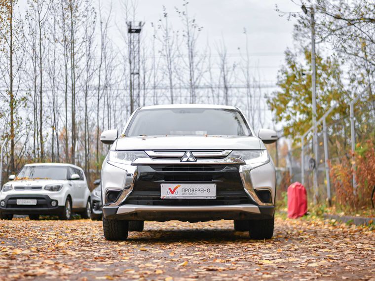 Mitsubishi Outlander 2018 года, 124 391 км - вид 3