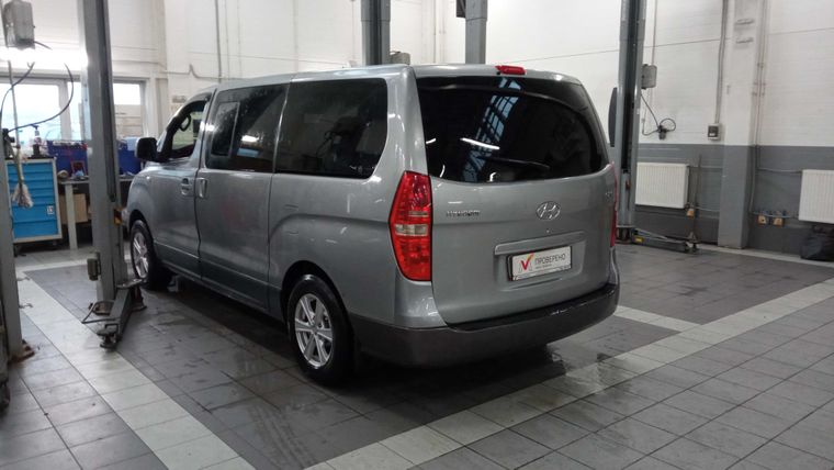 Hyundai H-1 2011 года, 581 715 км - вид 4