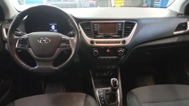 Hyundai Solaris 2018 года, 70 304 км - вид 5