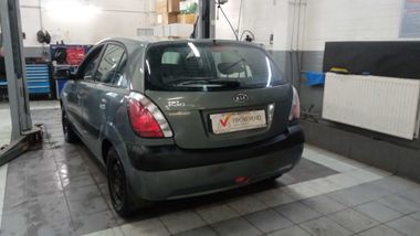 Kia Rio 2006 года, 147 497 км - вид 4