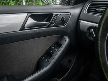 Volkswagen Jetta 2013 года, 231 242 км - вид 9