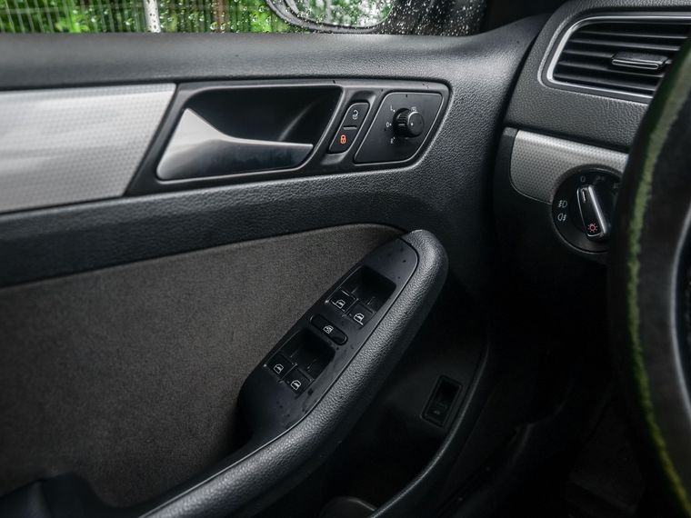 Volkswagen Jetta 2013 года, 231 242 км - вид 9