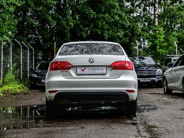 Volkswagen Jetta 2013 года, 231 242 км - вид 4