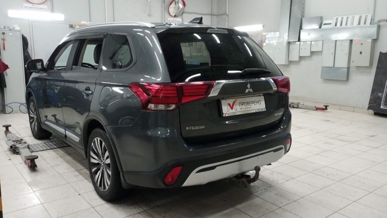 Mitsubishi Outlander 2018 года, 147 287 км - вид 4