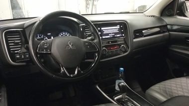 Mitsubishi Outlander 2018 года, 147 287 км - вид 5