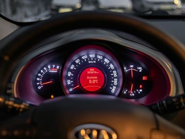 KIA Sportage 2012 года, 203 000 км - вид 5