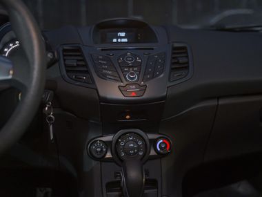 Ford Fiesta 2017 года, 128 677 км - вид 7