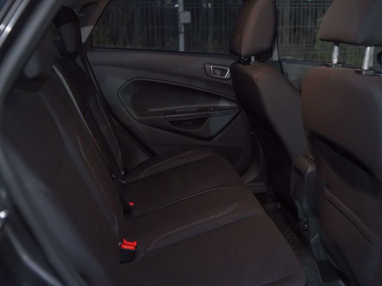 Ford Fiesta 2017 года, 128 677 км - вид 9