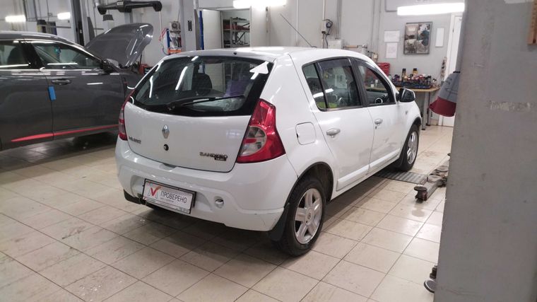 Renault Sandero 2013 года, 158 976 км - вид 3