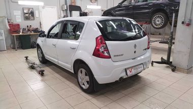 Renault Sandero 2013 года, 158 976 км - вид 4