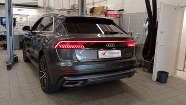 Audi Q8 2018 года, 130 500 км - вид 4