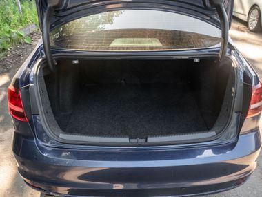 Volkswagen Jetta 2016 года, 168 030 км - вид 12