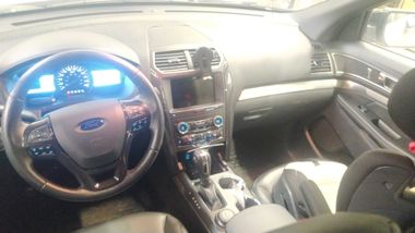 Ford Explorer 2018 года, 59 304 км - вид 5