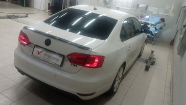 Volkswagen Jetta 2014 года, 172 414 км - вид 3