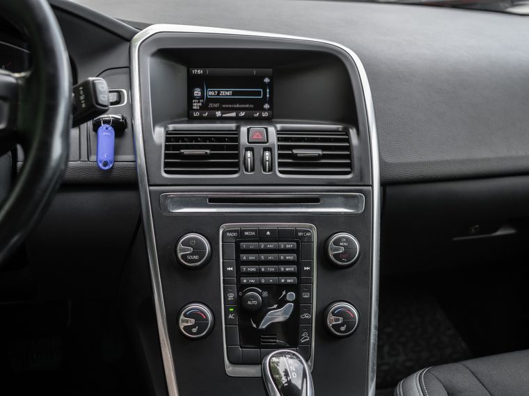 Volvo XC60 2013 года, 197 980 км - вид 7