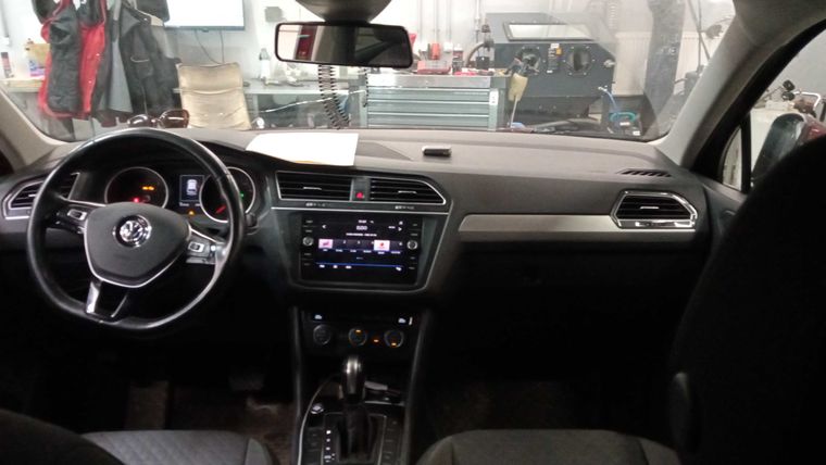 Volkswagen Tiguan 2020 года, 171 312 км - вид 3