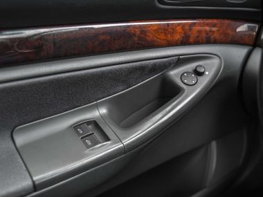Audi A4 2000 года, 217 845 км - вид 9