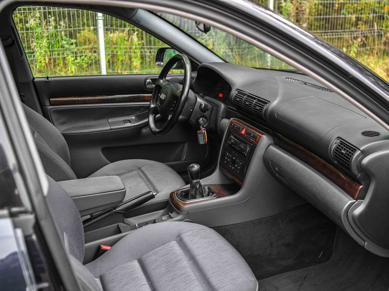 Audi A4 2000 года, 217 845 км - вид 11