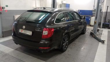 Skoda Superb 2013 года, 257 730 км - вид 3