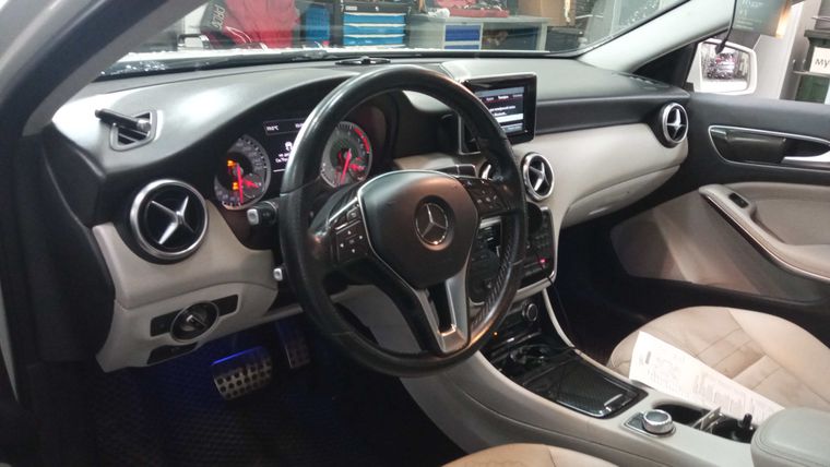 Mercedes-Benz A-класс 2013 года, 203 048 км - вид 5