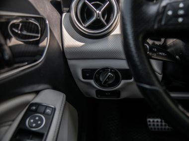 Mercedes-Benz A-класс 2013 года, 203 048 км - вид 12